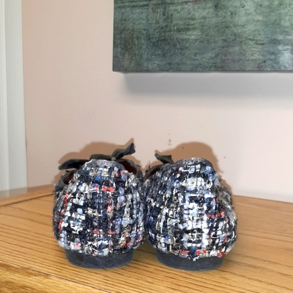 Gorgeous Flat Shoes with Accent Bow - Picture 10 of 10